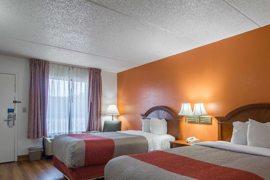 Motel 6 Вейкросс Екстер'єр фото