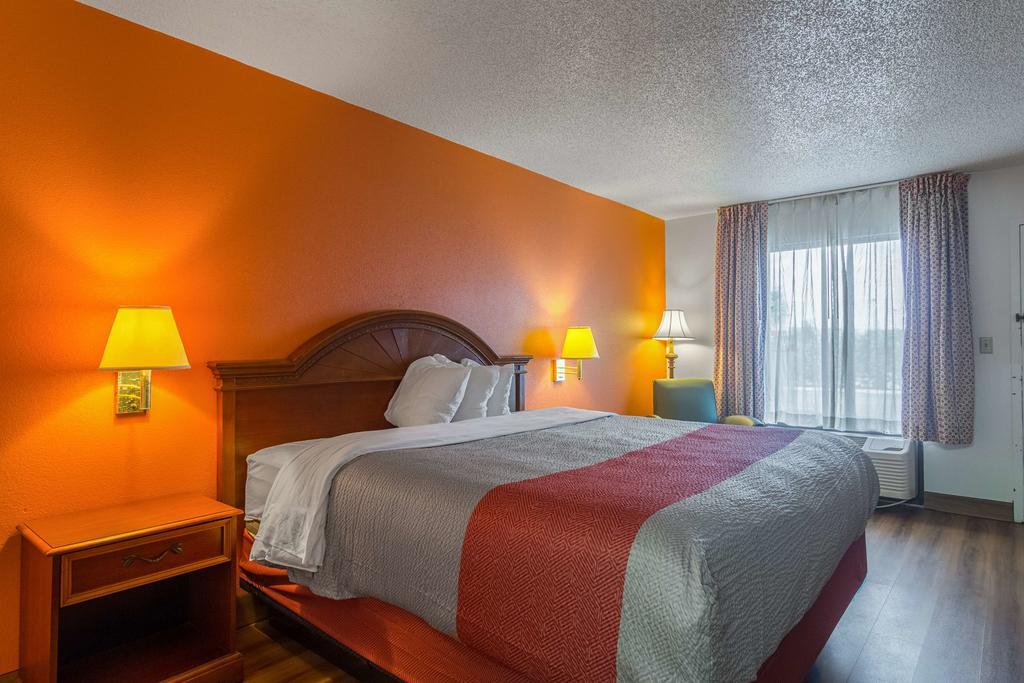 Motel 6 Вейкросс Екстер'єр фото
