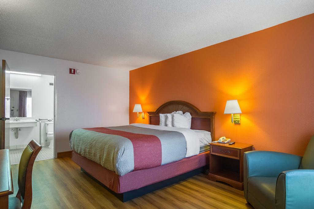 Motel 6 Вейкросс Екстер'єр фото