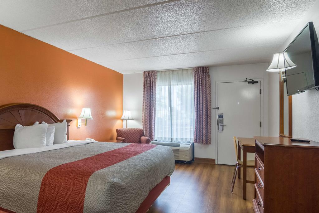 Motel 6 Вейкросс Екстер'єр фото